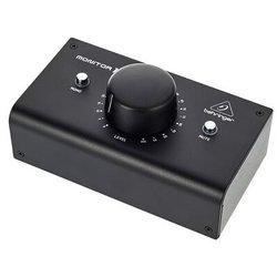 Behringer Monitor1