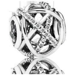 Pandora Charm calado en plata y circonitas 791388CZ