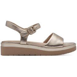 Cómoda  Sandalia mujer 88708 de TAMARIS CONFORT en piel oro. Ajuste con elástico y velcro. Plantilla anatómica acolchada extraible. Ligera y cómoda cuña antideslizante. Altura Tacón bajo (3-5 cm) Referencia