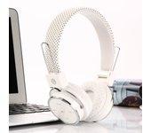 Auriculares Bluetooth Con Auriculares Estéreo Inalámbricos B-05 Recargables Color Blanco