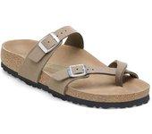 marca Birkenstock para mujer en color marron claro