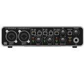 Interfaz de audio Behringer UMC204HD